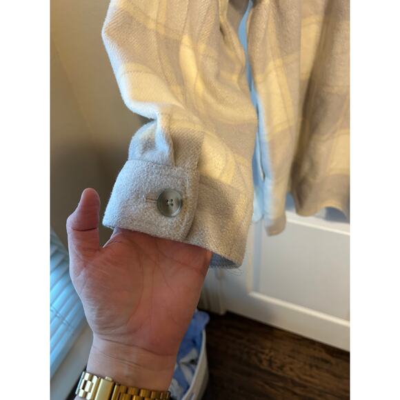 Grey and Cream Old Navy Shacket with Pockets - Picture 5 of 7